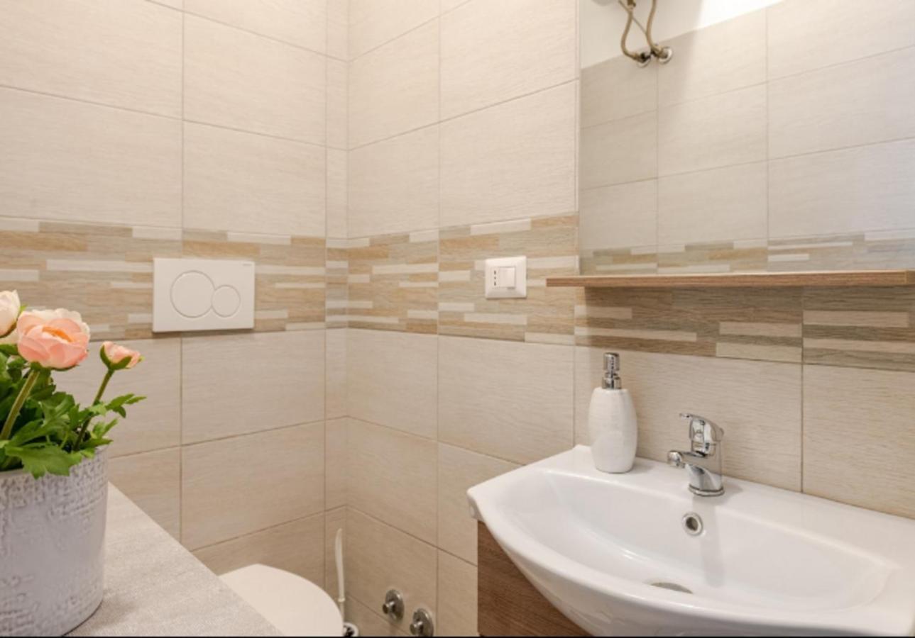Secret Casa Bovari Metro B1 Conca D'Oro Рим Екстер'єр фото