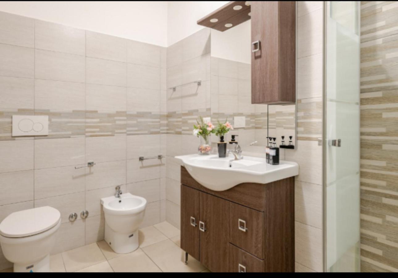 Secret Casa Bovari Metro B1 Conca D'Oro Рим Екстер'єр фото